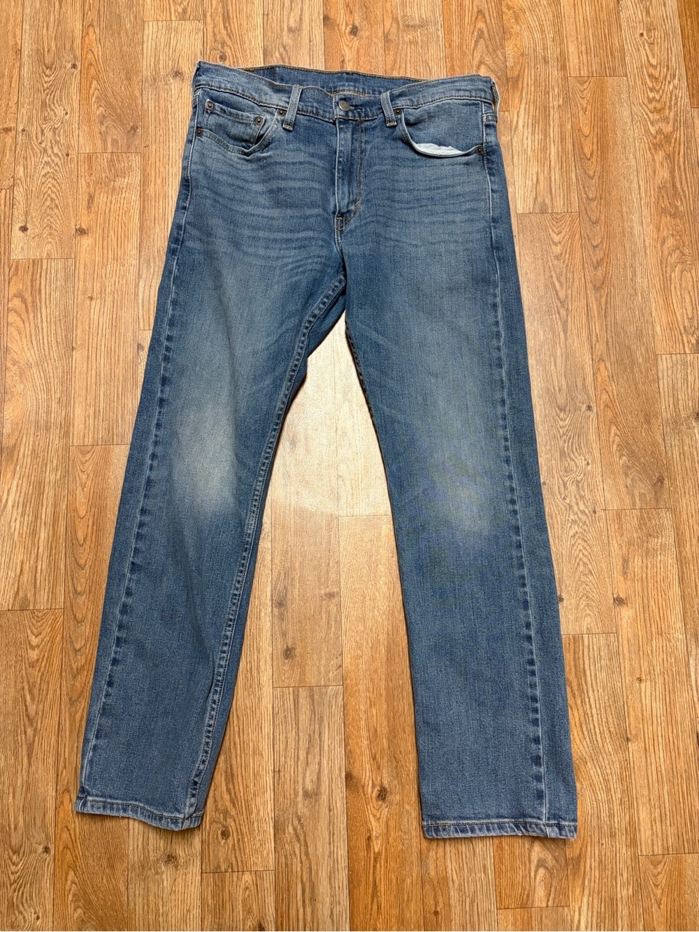 Levi's Medium Wash Straight Jeans - Classic Blue